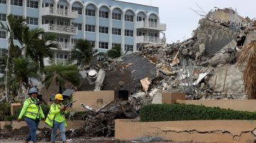 Compensan con $1,000 millones a víctimas del colapso de Champlain Towers en Miami
