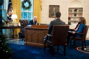 Biden autoriza $1,000 millones de dólares en armas para Ucrania