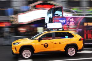 Taxistas de Nueva York consiguen aumento en las carreras