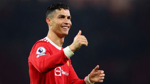 Cristiano Ronaldo alzó el premio Matt Busby.