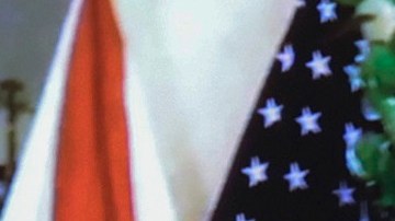 El representante republicano Greg Steube, de Florida, mostró una de sus armas una audiencia del Comité Judicial de la Cámara.