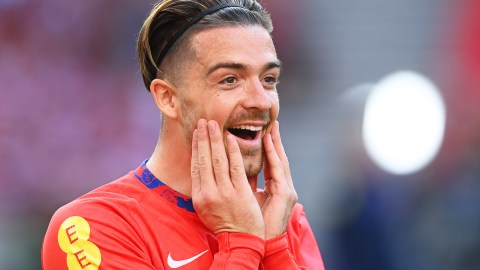 Jack Grealish durante un encuentro entre Hungría e Inglaterra por la UEFA Nations League.