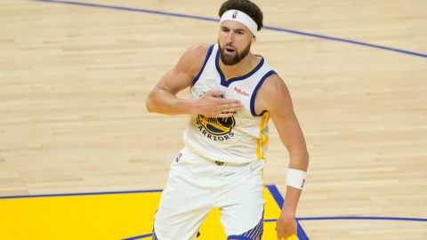 El gran parecido del imitador con Klay Thompson fue fundamental para que ingresara sin problemas al tabloncillo del Chase Center.