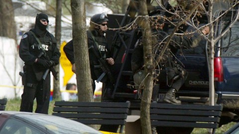 La policía informó que al menos 3 personas perdieron la vida durante un nuevo tiroteo.