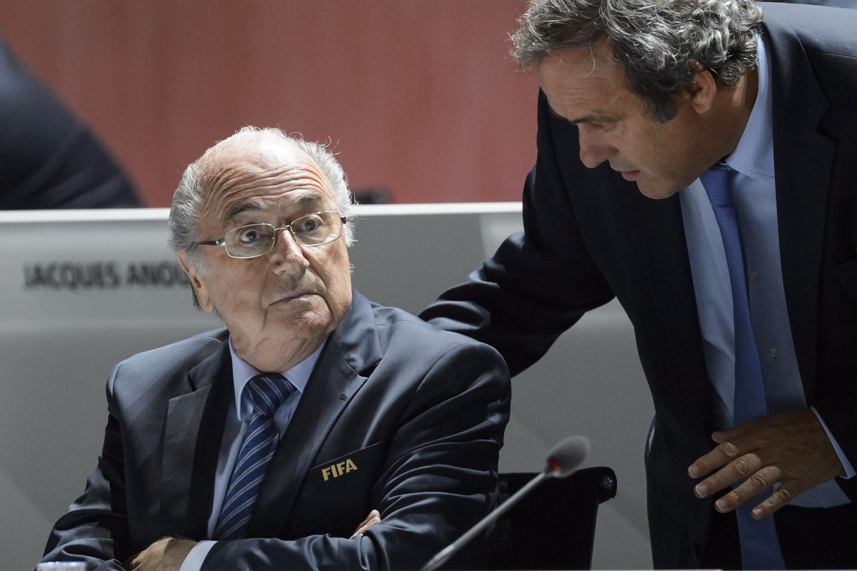 Blatter y Platini son acusados de  fraude, abuso de confianza o manejo desleal.