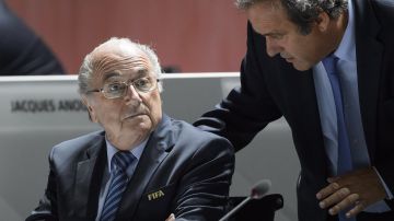 Blatter y Platini son acusados de  fraude, abuso de confianza o manejo desleal.