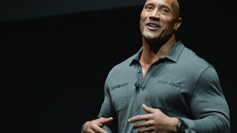 Dwayne 'The Rock' Johnson hizo llorar a su madre de emoción