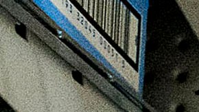 La crisis de la fórmula infantil comenzó con la escasez de la cadena de suministro pandémica, junto con el cierre de una planta de fórmula de Abbott.