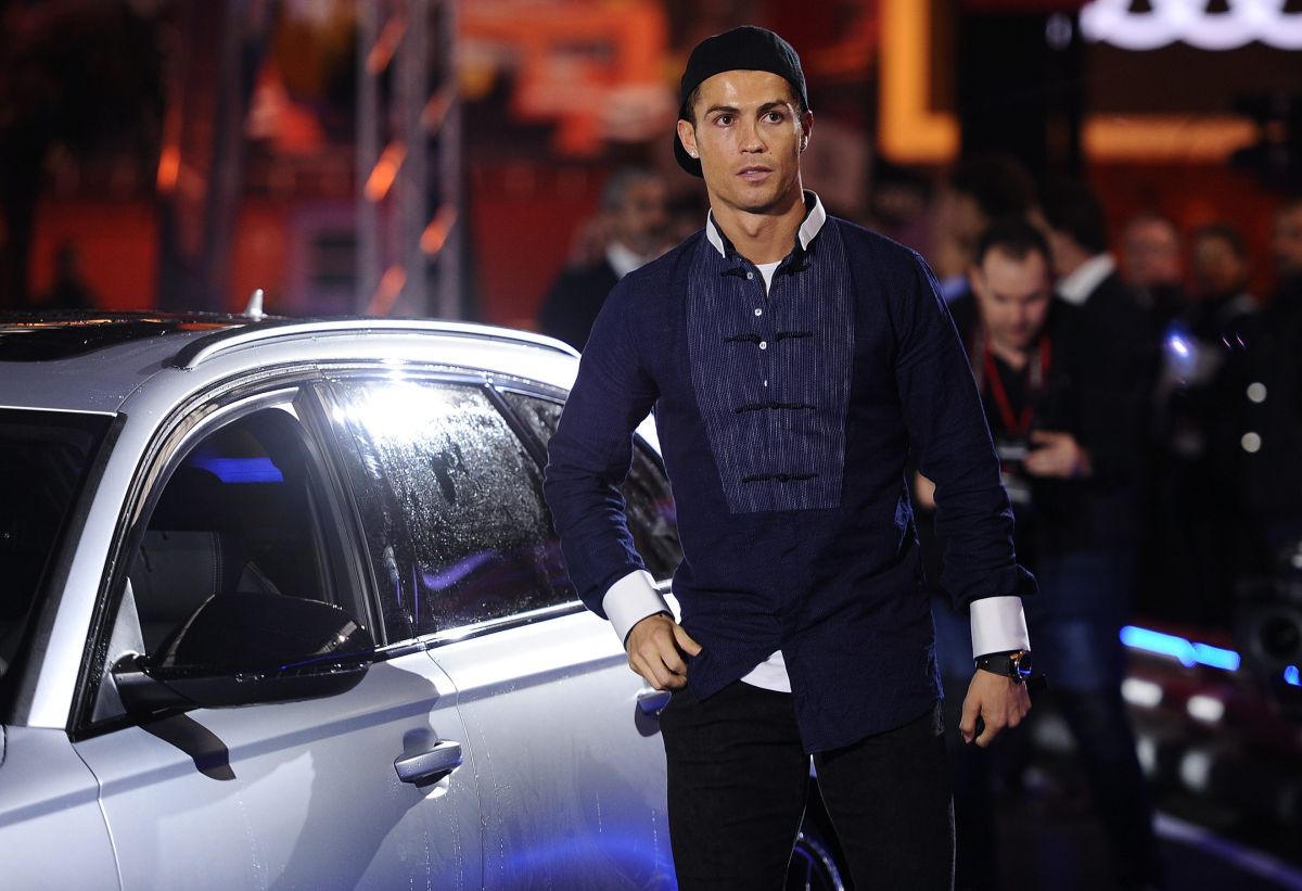 Cristiano Ronaldo se caracteriza por tener una amplia gala de autos deportivos que frecuentemente presume en redes.