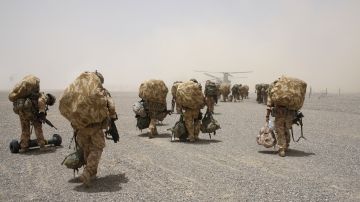 British Paratroopers Prepare For Operation "Daor Bukhou" in Kandahar City