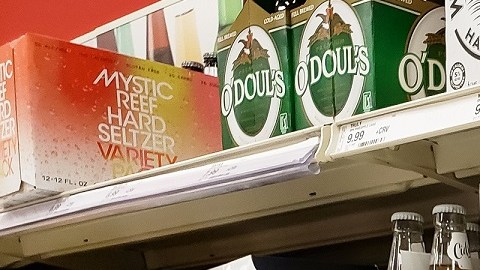 Variedad de bebidas hard seltzer
