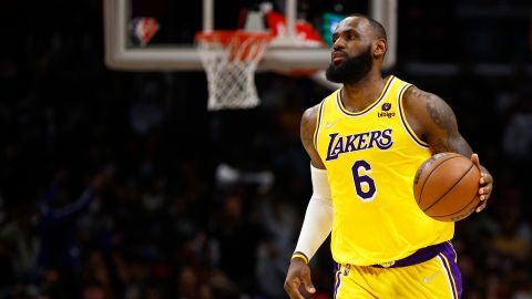 Tarjeta coleccionable de LeBron James busca romper récord de venta