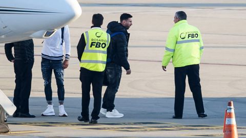 Leo Messi llegó a Argentina para iniciar sus vacaciones