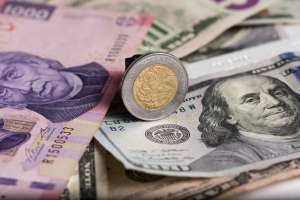 Peso mexicano: 3 preguntas para entender por qué ha subido tanto frente al dólar este año