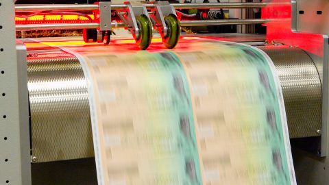 Massachussets cheques de $500 dólares a miles de trabajadores
