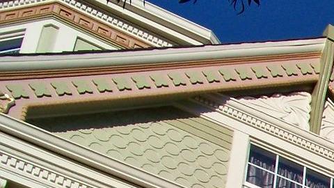 Los vecinos juntaron $275,000 dólares para comprar la casa de Taylor.
