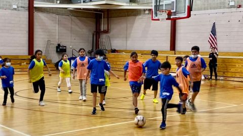 La iniciativa tiene como  objetivo principal transformar los entornos deportivos en lugares para la promoción de la salud mental y física centrados en la familia.