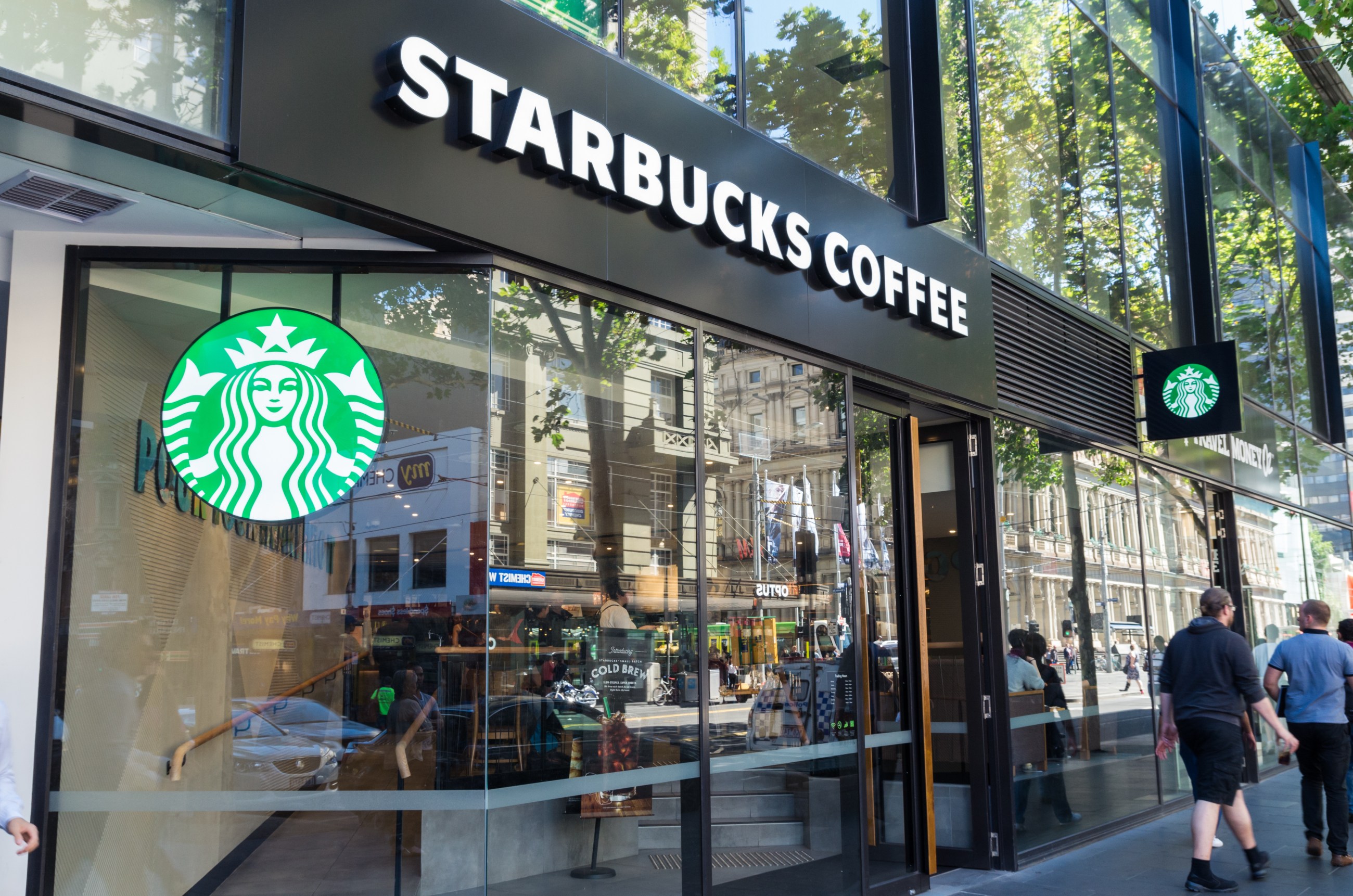 Starbucks servirá café en vaso sin marca - El Diario NY