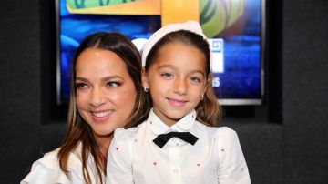 La conductora de televisión Adamari López junto a su hija Alaïa.