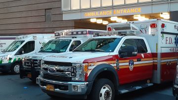 Ambulancias en hospital de NYC.