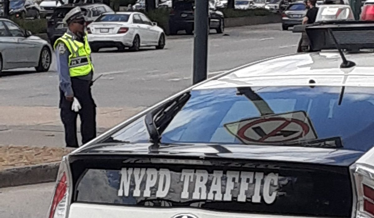 Mujer muerta y 4 heridos: aparatoso choque de camiones y auto en Nueva York
