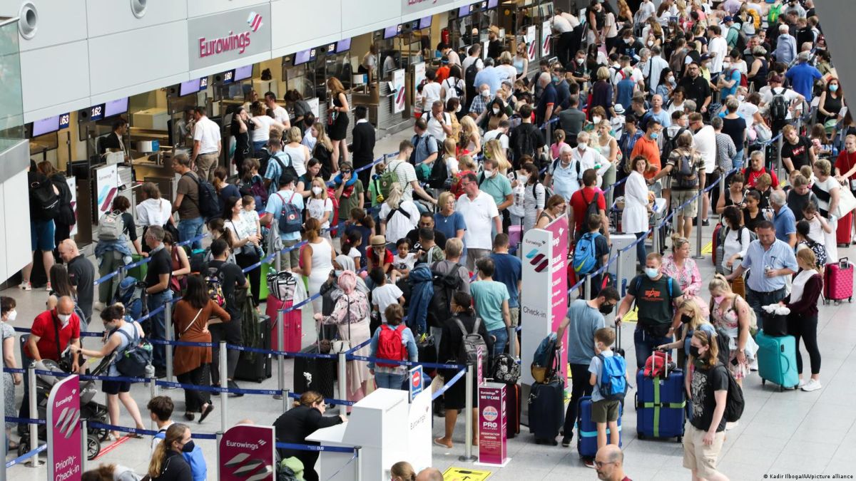 Contar con aeropuertos eficientes es crucial para países como España, donde el  turismo es un sector crucial para su economía. 