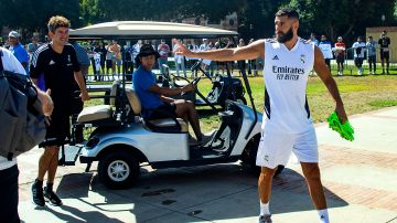 Karim Benzema declinó seguir de vacaciones y se incorporó de inmediato a los entrenamientos del Real Madrid en Los Angeles.