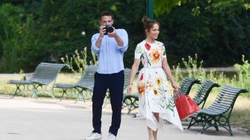 Jennifer López y Ben Affleck viven su luna de miel en París.