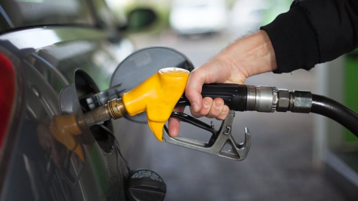 El salario promedio que se paga en Estados Unidos permite comprar hasta 779.8 galones de gasolina.