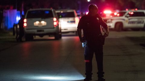 5 Police Officers Shot In Houston While Serving A Narcotics Warrant