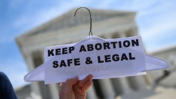 TOPSHOT-us-politics-abortion-protest-social