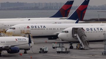 Aviones de Delta Airlines en el Aeropuerto Internacional John F. Kennedy de Nueva York.