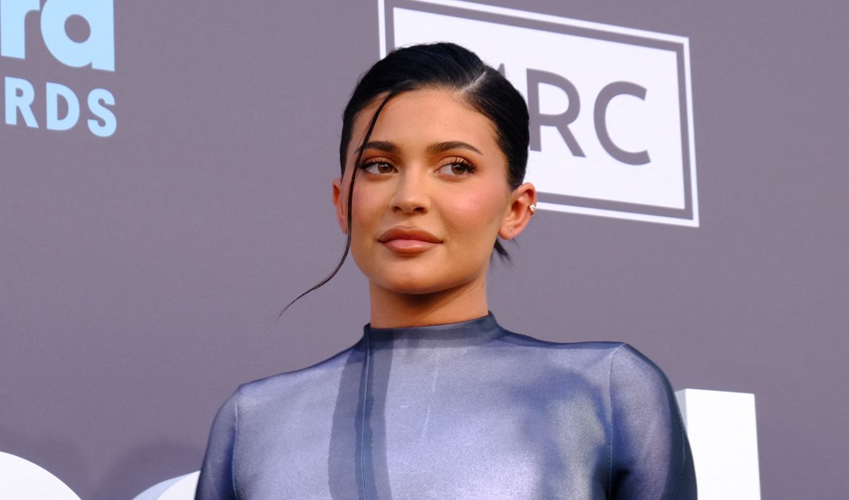 Kylie Jenner loses a million followers after making fun of Selena Gomez
