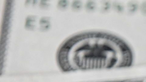 El envío de dólares a América Latina podría ser afectado por la inflación.