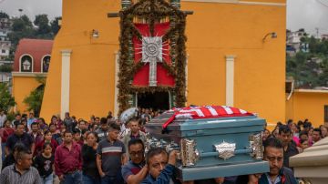 Llevan a cabo funerales de mexicanos repatriados tras la tragedia de tráiler en Texas