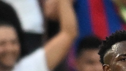 Vinicius, Mendy, Modric y Alaba celebran el gol de penalti de Benzema ante la Juventus en partido amistoso.