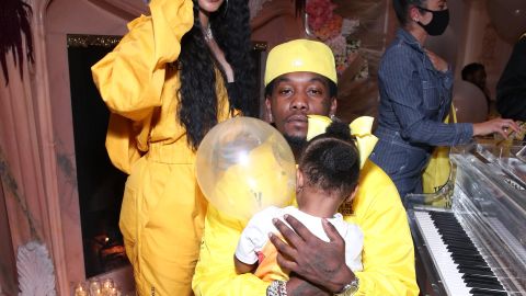 Cardi B y Offset regalan a su hija Kulture una gran cantidad de dinero en efectivo por su cuarto cumpleaños.