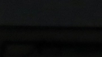 Jaylon Ferguson saltando al campo en la previa de un encuentro ante Las Vegas Raiders en 2021.