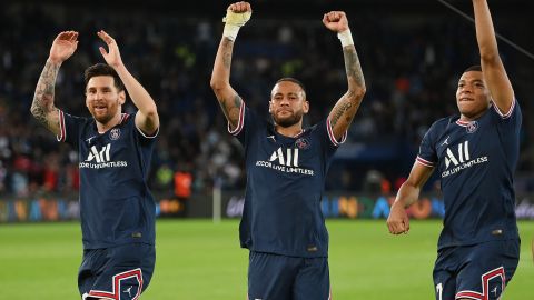 Lionel Messi (L), Neymar Jr. (C) y Kylian Mbappé (R) conforman uno de los tridentes ofensivos más fuertes de Europa.