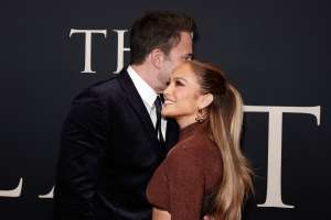 Jennifer Lopez y Ben Affleck son captados de luna de miel en París