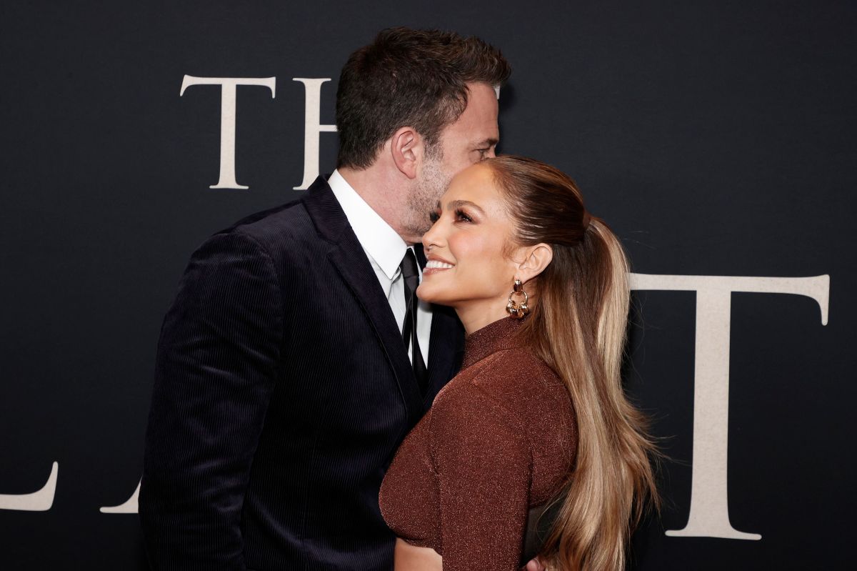 Jennifer Lopez y Ben Affleck no se soltaron el uno al otro durante su luna de miel en París.