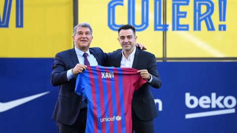 Joan Laporta y Xavi Hernández