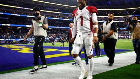 Kyler Murray durante el partido ante Los Angeles Rams por el Wild Card de la NFC en 2021.