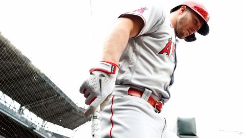 Mike Trout durante un encuentro ante Seattle Mariners en la temporada 2022.