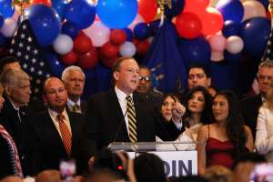 Video: Atacan a Lee Zeldin, candidato republicano a gobernador de Nueva York, durante un evento de campaña
