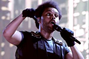 Un hombre muere al caer durante un concierto de The Weeknd