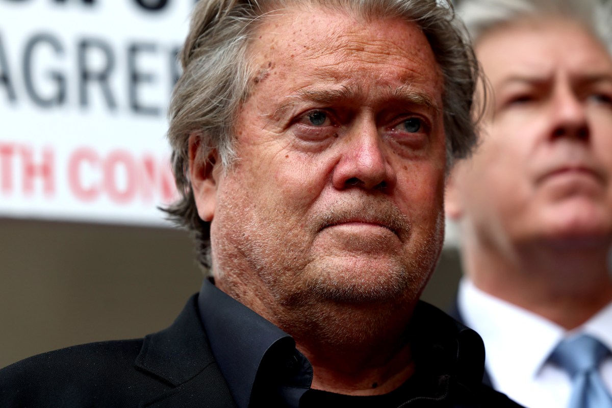 Steve Bannon se declara “preso político” un día antes de ingresar a prisión