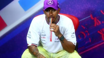 Lewis Hamilton quedó deshidratado luego de la carrera.