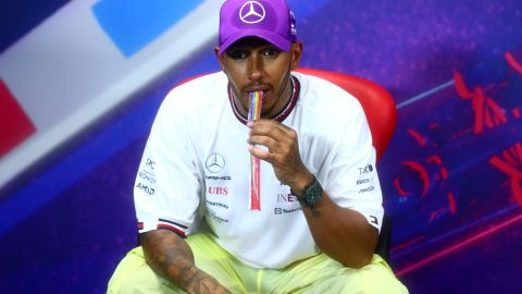 Lewis Hamilton quedó deshidratado luego de la carrera.