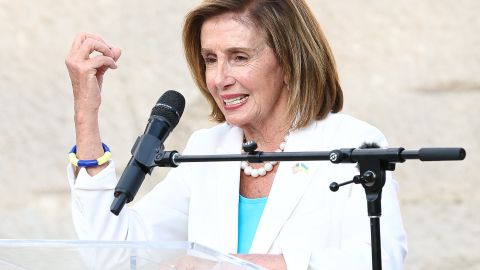 Nancy Pelosi lidera una comitiva en Asia.